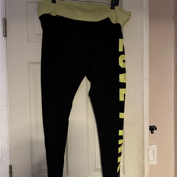 Victoria's Secret Pants - Pink Mint/Black Leggings